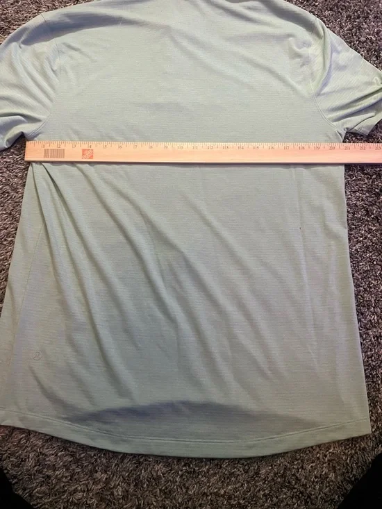 lululemon athletica Men's Pale Green Performance Polo - Picture 4 of 5